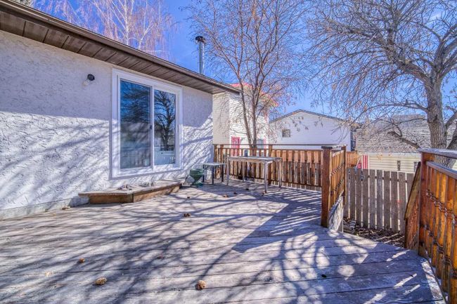 12 Shawmeadows Close Sw, Home with 4 bedrooms, 2 bathrooms and 2 parking in Calgary AB | Image 18