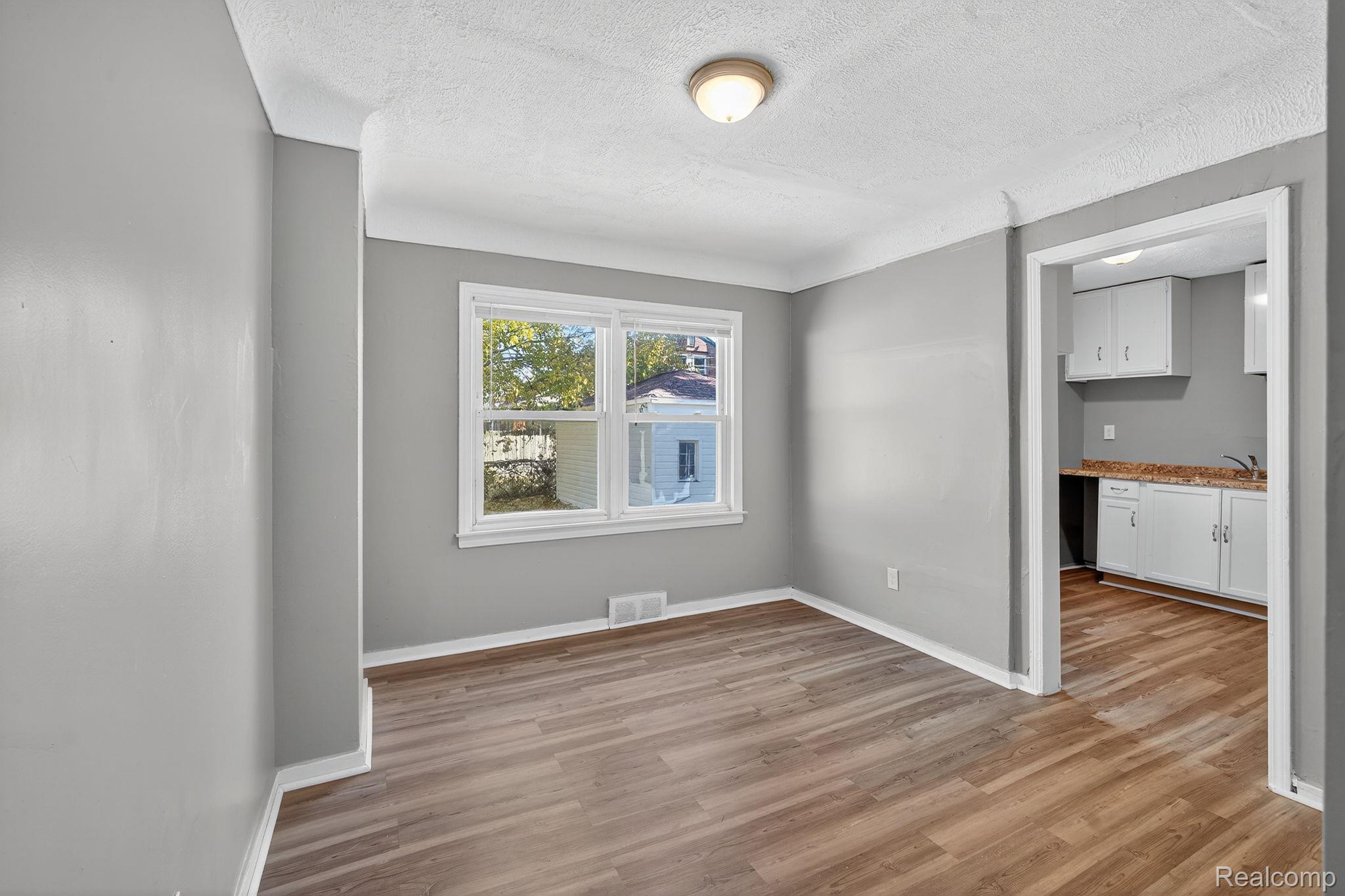 Residential Lease in Detroit 4