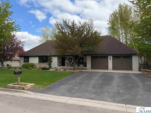 5 Whitney Ln, New Ulm, MN, 56073-3346 | Card Image
