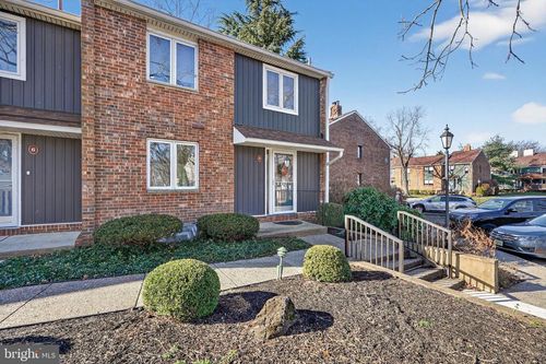 8 S Close, MOORESTOWN, NJ, 08057-2750 | Card Image