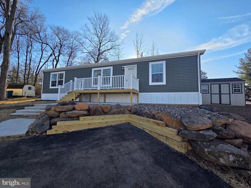 9 Woodedge Dr, QUAKERTOWN, PA, 18951 | Card Image