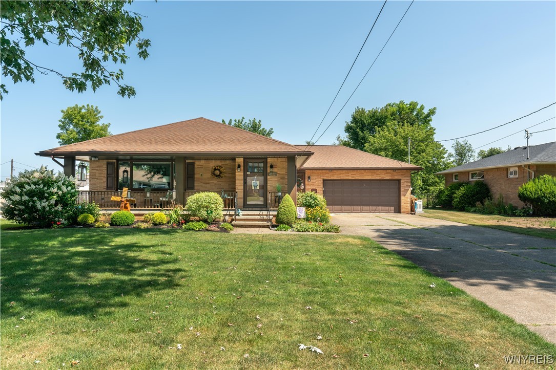 Marie Dr, Hamburg, NY 14075