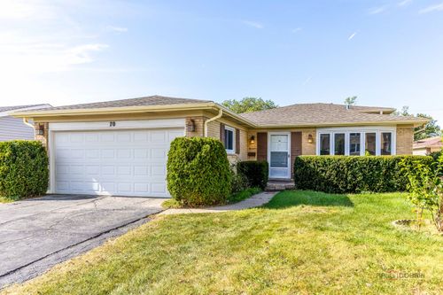 70 Dover Dr, Des Plaines, IL, 60018-1215 | Card Image