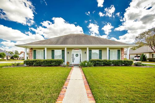208 Comanche Dr, Houma, LA, 70360-6294 | Card Image