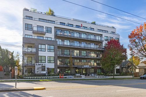 208-2268 Broadway E, Vancouver, BC, V5N0L2 | Card Image