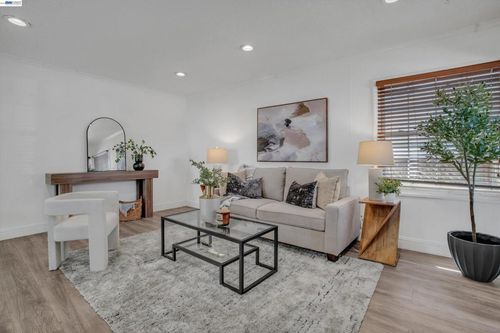 26338 Hickory Ave, Hayward, CA, 94544-3114 | Card Image