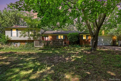 6323 Hough Road, Almont Township, MI, 48003 | Card Image