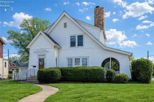 1427 S Lakeview Blvd, Lorain, OH, 44052-1207 | Card Image