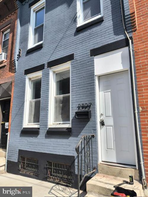 2227 Earp St, PHILADELPHIA, PA, 19146-4214 | Card Image