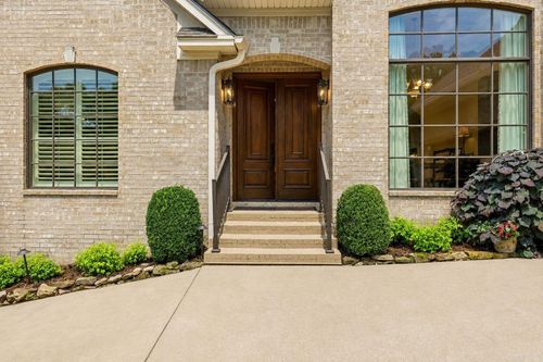 8 Carriage Ct, Little Rock, AR, 72211-2280 | Card Image