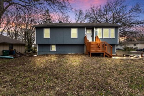 302 S Franklin St, Spring Hill, KS, 66083-8706 | Card Image