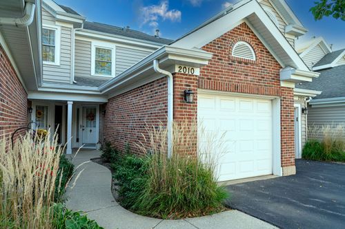 2010 N Stillwater Rd, Arlington Heights, IL, 60004-7287 | Card Image