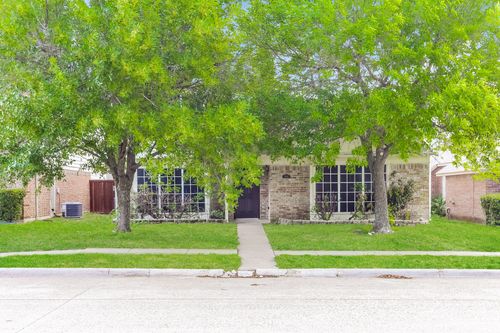 1532 High Pointe Ln, Cedar Hill, TX, 75104-4926 | Card Image