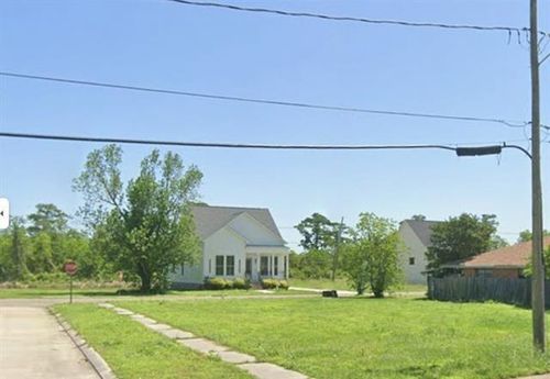 632 Cougar Dr, Arabi, LA, 70032-2032 | Card Image