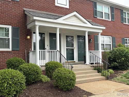 1520 E Swan Cir, Saint Louis, MO, 63144-1113 | Card Image