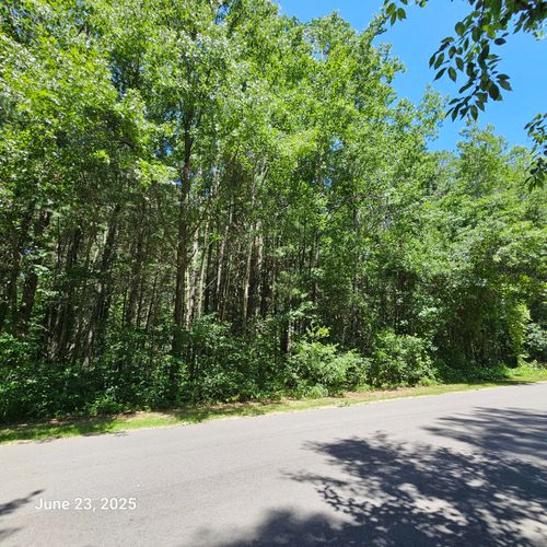 19843 Heights Circle Dr, Big Rapids, MI, 49307-9470 | Card Image