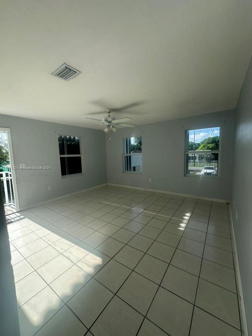 1756-1754 Nw 45th St, Miami, FL, 33142-7960 | Card Image