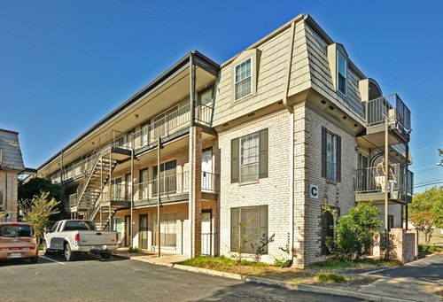 apt-28-2425 Ashdale Dr, Austin, TX, 78757-8151 | Card Image
