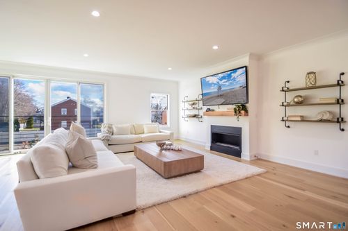 c9-345 Reef Rd, Fairfield, CT, 06824-6583 | Card Image