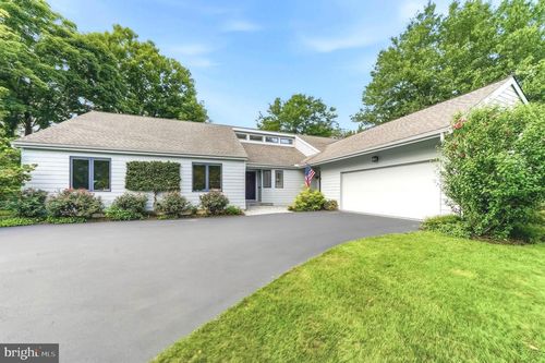 102 Mill Top Dr, KENNETT SQUARE, PA, 19348-2665 | Card Image