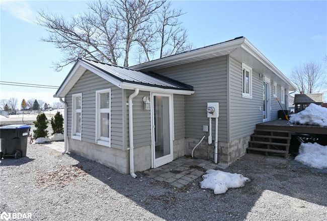 5653 Highway 12, House other with 2 bedrooms, 1 bathrooms and 9 parking in Ramara ON | Image 4