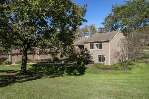 c485sfr-746B Oak Hill Rd, Lake Barrington, IL, 60010-7350 | Card Image