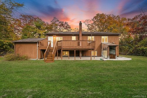 2074 Motor Pkwy, Islandia, NY, 11749-5212 | Card Image