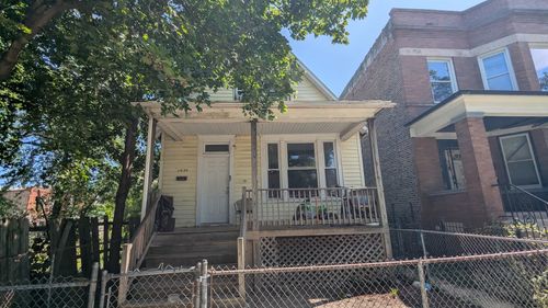 11839 S State St, CHICAGO, IL, 60628-6133 | Card Image