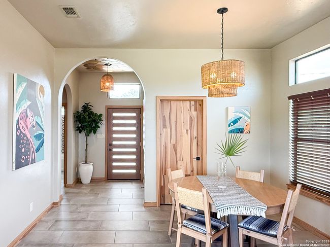 1208 Devine Dr, House other with 3 bedrooms, 2 bathrooms and null parking in Devine TX | Image 7