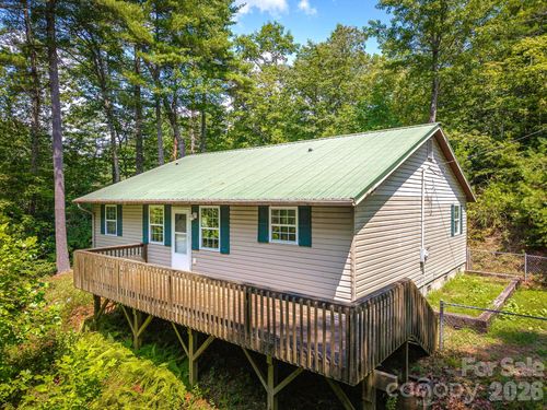 269 Pinewood Knoll Dr, Hendersonville, NC, 28739-4672 | Card Image