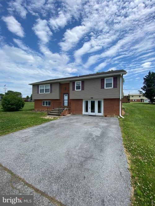 39 Timothy Dr, MARTINSBURG, WV, 25405-2522 | Card Image