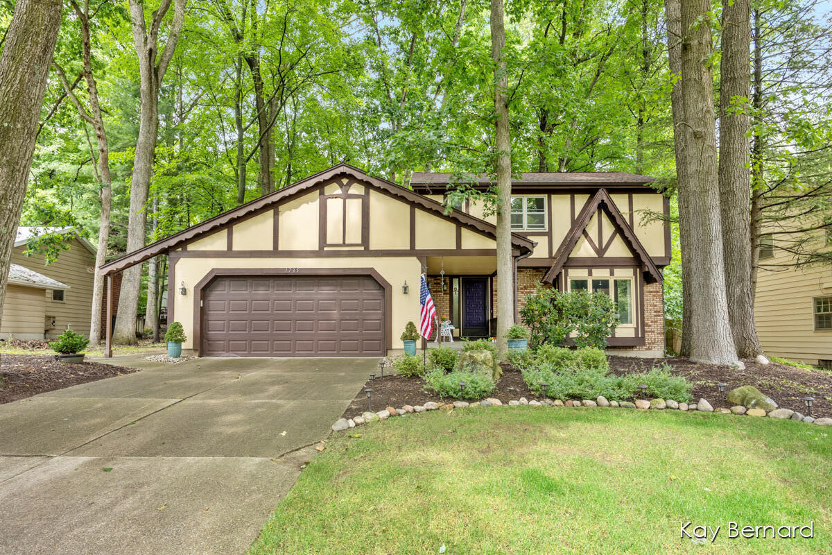Pinnacle Dr, Wyoming, MI 49519