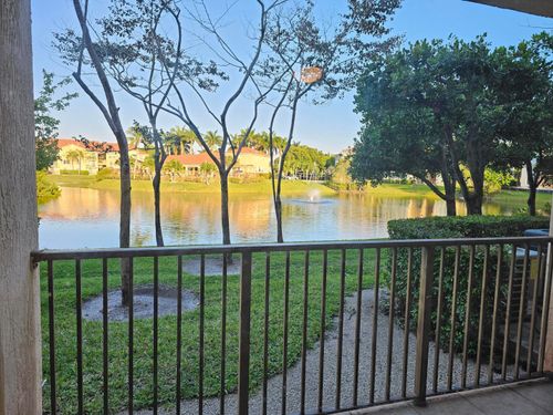 604-604 Villa Cir, Boynton Beach, FL, 33435-8913 | Card Image