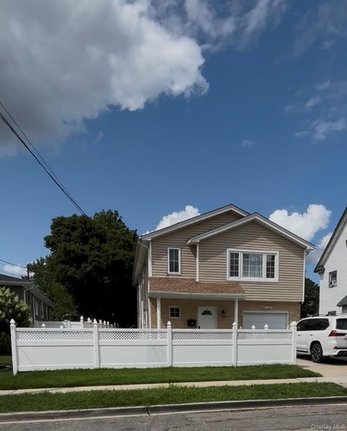 93 Peters Ave, Hempstead, NY, 11550-6807 | Card Image
