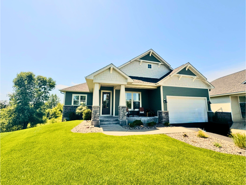 9029 Jade Cir N, Lake Elmo, MN, 55042-2006 | Card Image