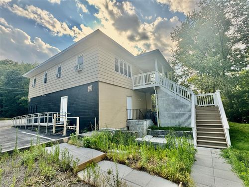 650-652 Route 211 W, Middletown, NY, 10940-7572 | Card Image