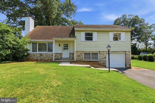 403 Merion Dr, NEWTOWN, PA, 18940-1610 | Card Image