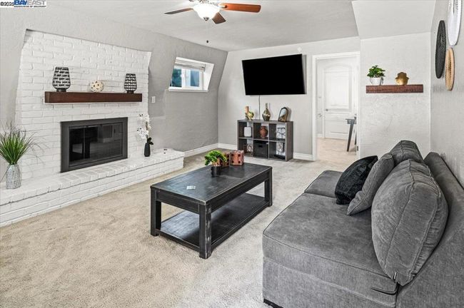 17860 Almond Rd, House other with 5 bedrooms, 4 bathrooms and 4 parking in Castro Valley CA | Image 36