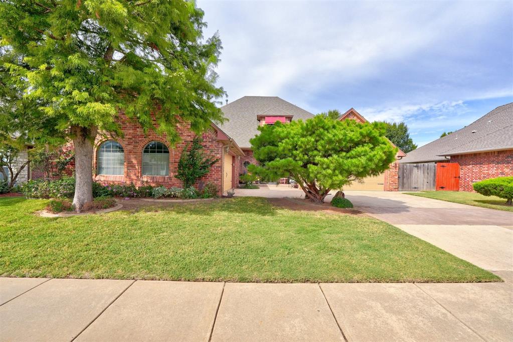 Gladstone Ln, Edmond, OK 73012