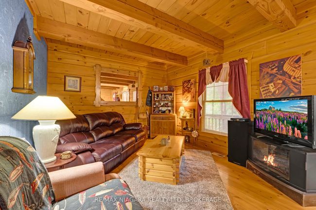 8 4 Mile Creek Rd, House other with 4 bedrooms, 3 bathrooms and 6 parking in Niagara On The Lake ON | Image 4