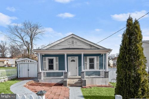 805 Eastern Ave, Fairmount Heights, MD, 20743-1307 | Card Image