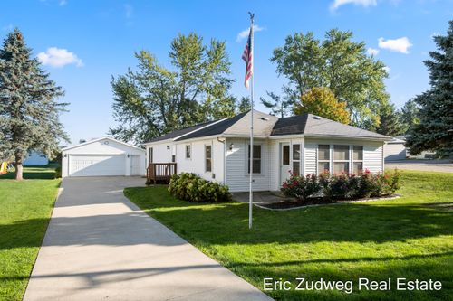 975 Lee St, Martin, MI, 49070-5101 | Card Image