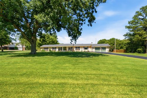735 Holiday Ln, Claremore, OK, 74017-8502 | Card Image