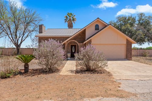 1-865 Interstate 35 #1, Pearsall, TX, 78061 | Card Image