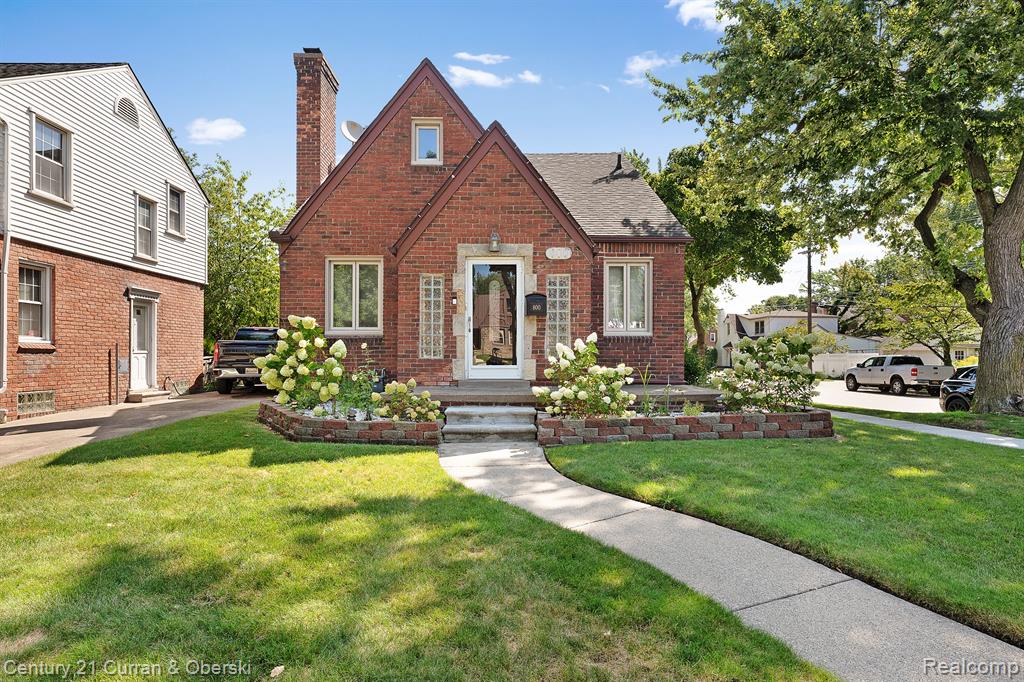 Elizabeth St, Dearborn, MI 48128