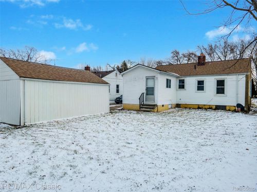 635 Wesbrook St, Pontiac, MI, 48340-3066 | Card Image