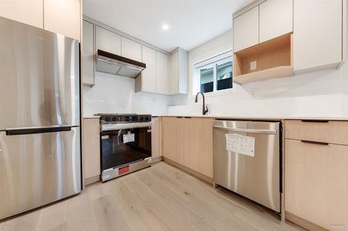 5092 Slocan St, Vancouver, BC, V5R2A5 | Card Image