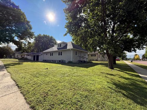 114 N 2nd Ave E, Truman, MN, 56088-1121 | Card Image