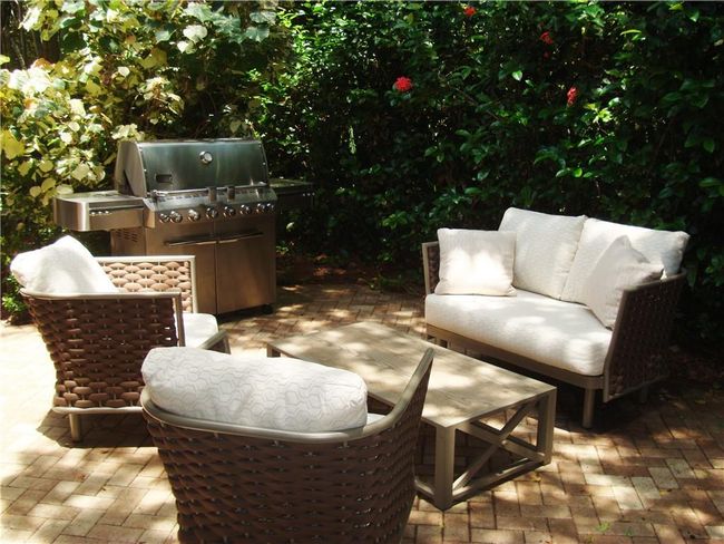 Backyard Patio | Image 15