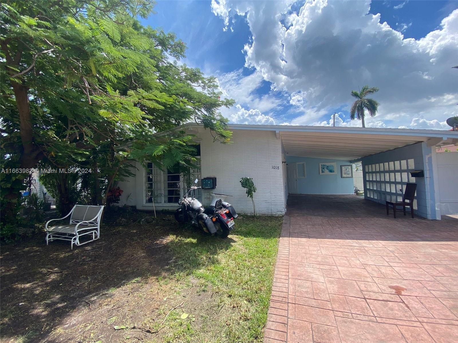 7th St, Hallandale Beach, FL 33009
